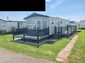 KINGFISHER ELM 483 facing park ,central heated & double glazed